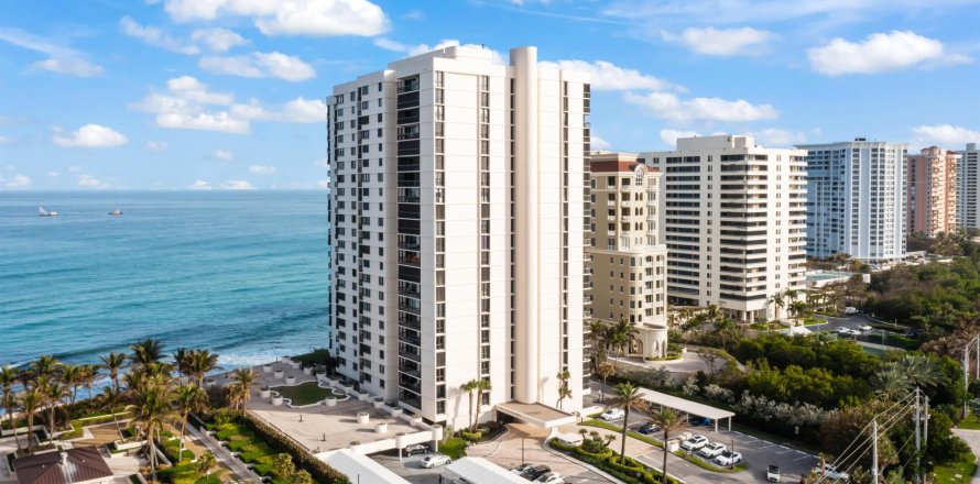 Condominio en Riviera Beach, Florida, 2 dormitorios  № 945045