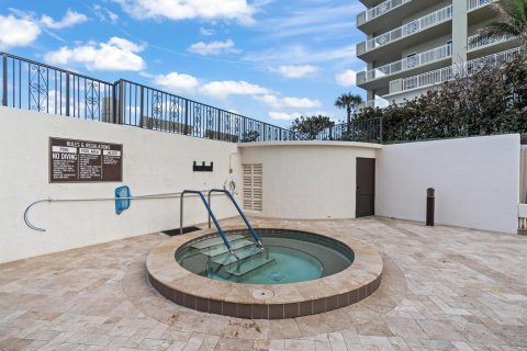 Condominio en venta en Riviera Beach, Florida, 2 dormitorios, 119.94 m2 № 945045 - foto 8