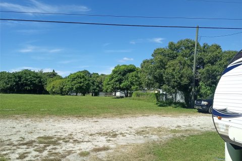 Commercial property in Oakland Park, Florida № 963891 - photo 8