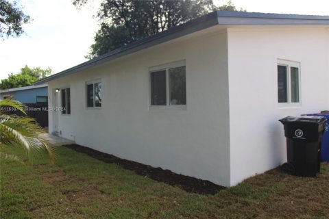 House in Fort Lauderdale, Florida 3 bedrooms, 84.73 sq.m. № 1310716 - photo 10