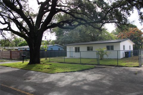 House in Fort Lauderdale, Florida 3 bedrooms, 84.73 sq.m. № 1310716 - photo 3