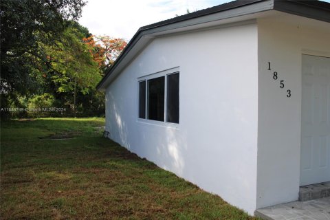 House in Fort Lauderdale, Florida 3 bedrooms, 84.73 sq.m. № 1310716 - photo 5