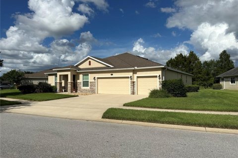 Villa ou maison à vendre à DeLand, Floride: 4 chambres, 283.44 m2 № 1312876 - photo 1