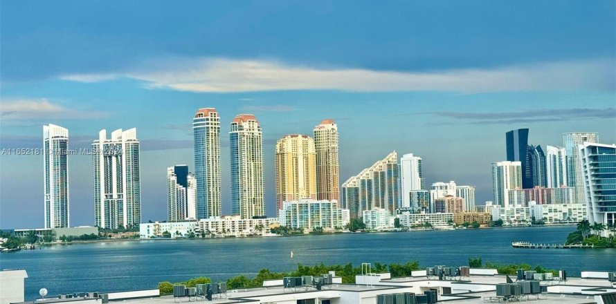 Condo in Aventura, Florida, 2 bedrooms  № 1345526