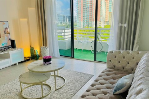 Condo in Aventura, Florida, 2 bedrooms  № 1345526 - photo 17