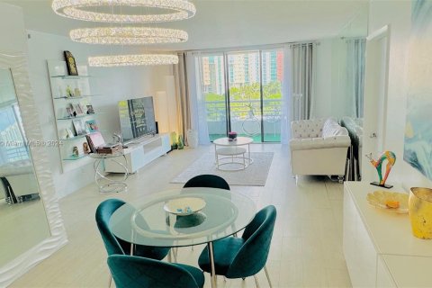 Condo in Aventura, Florida, 2 bedrooms  № 1345526 - photo 8