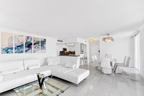 Copropriété à vendre à Hallandale Beach, Floride: 2 chambres, 121.89 m2 № 1345470 - photo 5