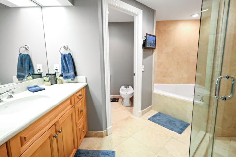 Condo in Hutchinson Island South, Florida, 3 bedrooms  № 1011901 - photo 25