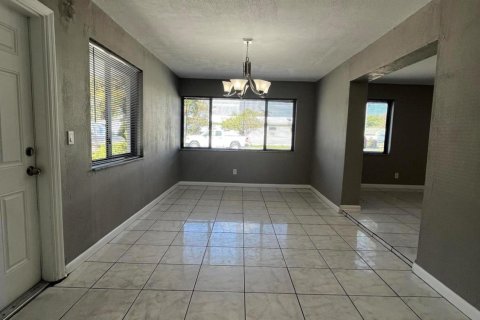 House in Delray Beach, Florida 5 bedrooms, 182.18 sq.m. № 1011862 - photo 21