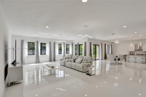 Villa ou maison à vendre à Miramar, Floride: 4 chambres, 378.39 m2 № 1310040 - photo 25