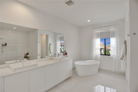 Villa ou maison à vendre à Miramar, Floride: 4 chambres, 378.39 m2 № 1310040 - photo 21