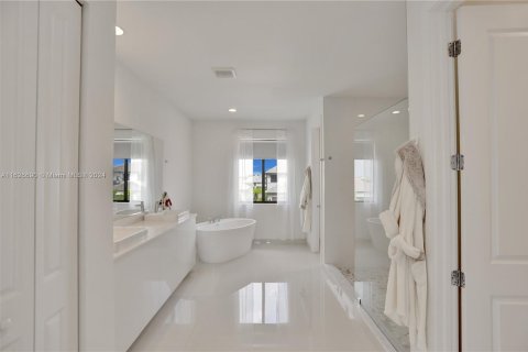 Villa ou maison à vendre à Miramar, Floride: 4 chambres, 378.39 m2 № 1310040 - photo 20