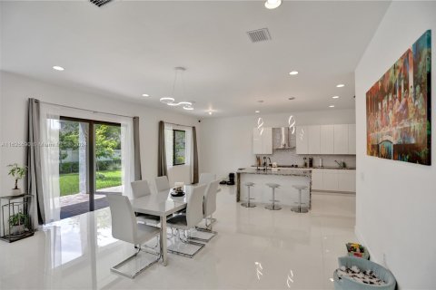 Villa ou maison à vendre à Miramar, Floride: 4 chambres, 378.39 m2 № 1310040 - photo 29