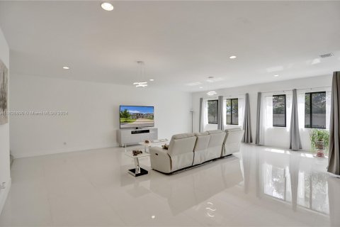 Villa ou maison à vendre à Miramar, Floride: 4 chambres, 378.39 m2 № 1310040 - photo 27