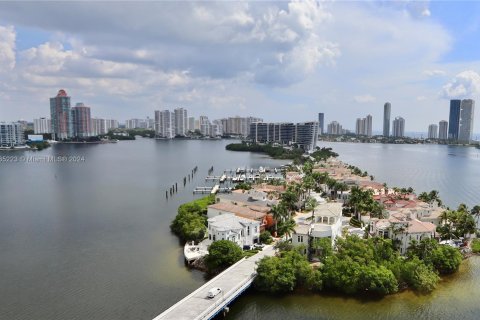 Condo in Aventura, Florida, 1 bedroom  № 1310041 - photo 25