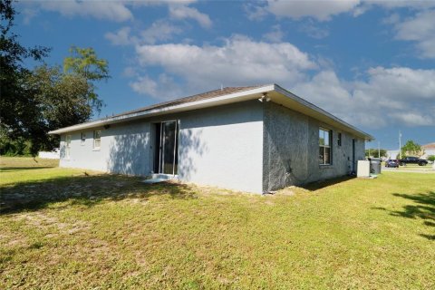 House in Kissimmee, Florida 4 bedrooms, 148.27 sq.m. № 1335703 - photo 13