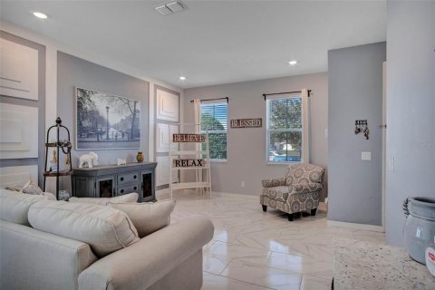 Villa ou maison à vendre à Kissimmee, Floride: 4 chambres, 181.35 m2 № 999950 - photo 2