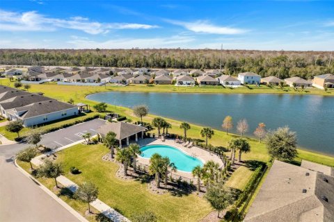 Villa ou maison à vendre à Kissimmee, Floride: 4 chambres, 181.35 m2 № 999950 - photo 25