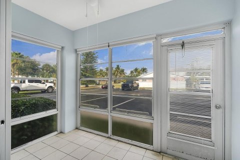 Copropriété à vendre à Vero Beach, Floride: 2 chambres, 92.9 m2 № 913865 - photo 4