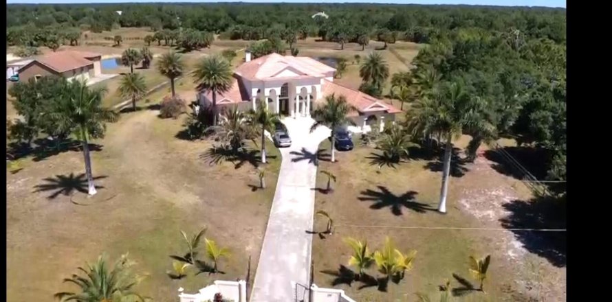 Casa en Palm Bay, Florida 5 dormitorios, 388.15 m2 № 1139465