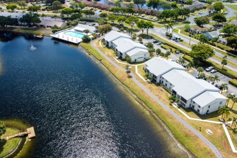 Condo in West Palm Beach, Florida, 2 bedrooms  № 913262 - photo 27