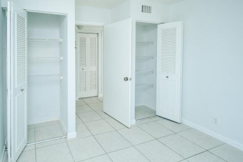 Copropriété à vendre à West Palm Beach, Floride: 2 chambres, 103.21 m2 № 913262 - photo 1