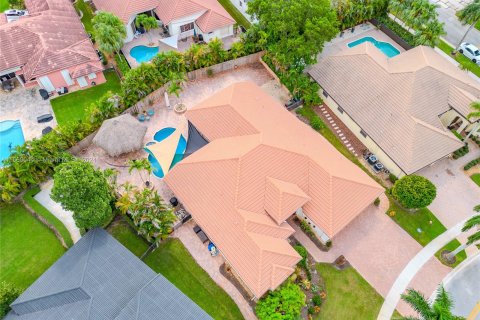 Casa en venta en Miramar, Florida, 5 dormitorios, 314.01 m2 № 1394686 - foto 9