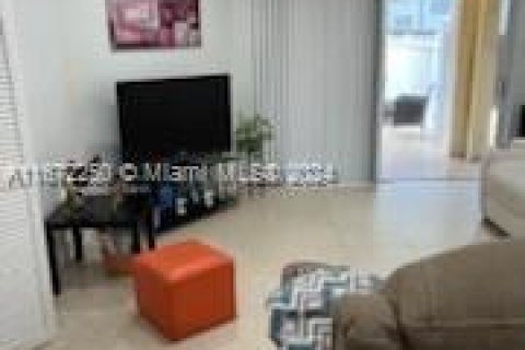 Casa en venta en Miami, Florida, 4 dormitorios, 232.35 m2 № 1394684 - foto 25