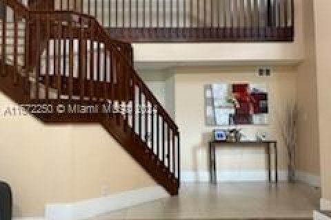 Villa ou maison à vendre à Miami, Floride: 4 chambres, 232.35 m2 № 1394684 - photo 3