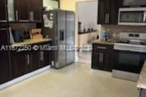 Casa en venta en Miami, Florida, 4 dormitorios, 232.35 m2 № 1394684 - foto 8