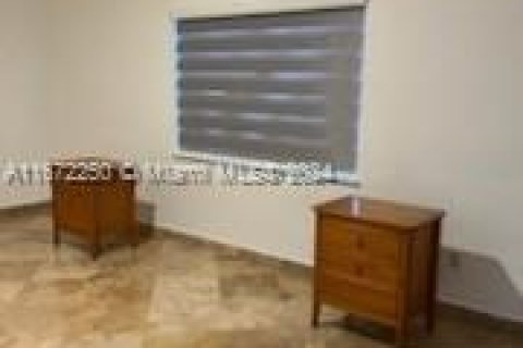 House in Miami, Florida 4 bedrooms, 232.35 sq.m. № 1394684 - photo 14