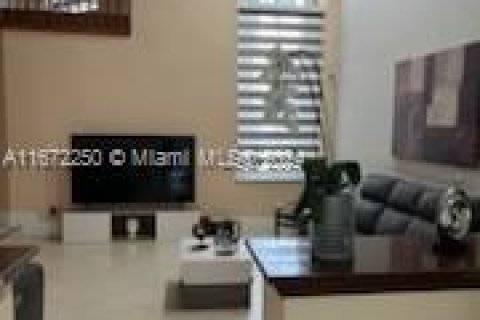 Villa ou maison à vendre à Miami, Floride: 4 chambres, 232.35 m2 № 1394684 - photo 5