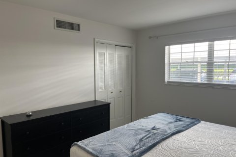 Condo in Atlantis, Florida, 2 bedrooms  № 1174008 - photo 24