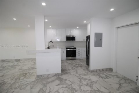 Condominio en venta en Hollywood, Florida, 2 dormitorios, 105.07 m2 № 1379087 - foto 5