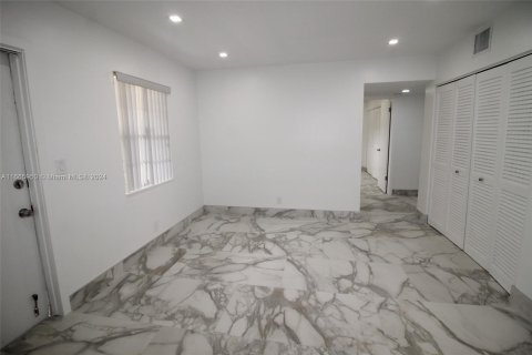 Copropriété à vendre à Hollywood, Floride: 2 chambres, 105.07 m2 № 1379087 - photo 10