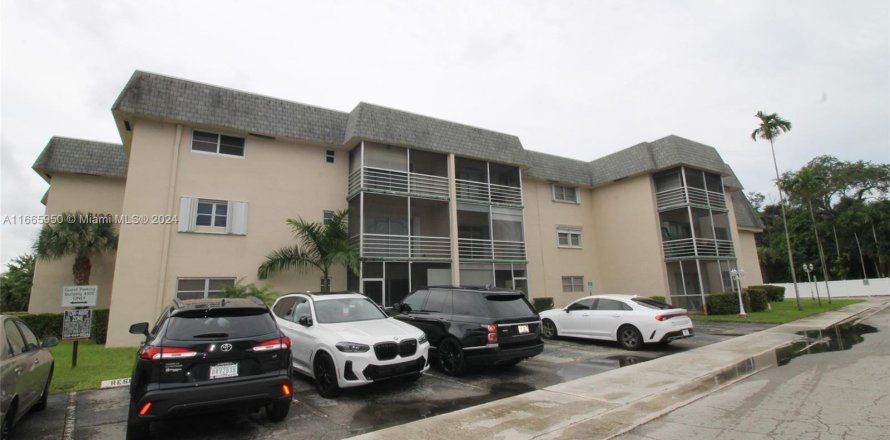 Condominio en Hollywood, Florida, 2 dormitorios  № 1379087