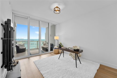 Condo in Miami, Florida, 3 bedrooms  № 1379089 - photo 30