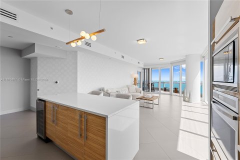 Condo in Miami, Florida, 3 bedrooms  № 1379089 - photo 23