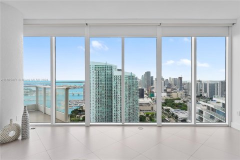 Condo in Miami, Florida, 3 bedrooms  № 1379089 - photo 17