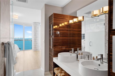 Condominio en venta en Miami, Florida, 3 dormitorios, 204.48 m2 № 1379089 - foto 9