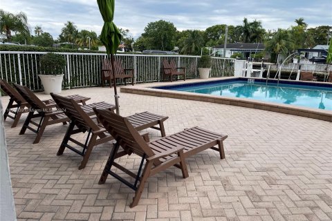 Condo in North Miami, Florida, 1 bedroom  № 1355330 - photo 9