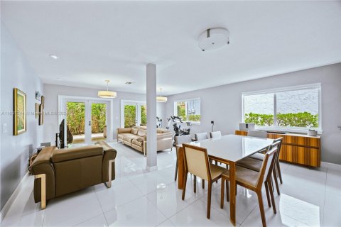 Casa en venta en Coral Gables, Florida, 3 dormitorios, 168.15 m2 № 1309553 - foto 10