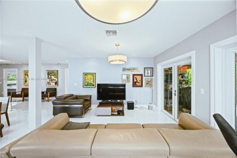 Casa en venta en Coral Gables, Florida, 3 dormitorios, 168.15 m2 № 1309553 - foto 8