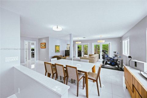 Casa en venta en Coral Gables, Florida, 3 dormitorios, 168.15 m2 № 1309553 - foto 11