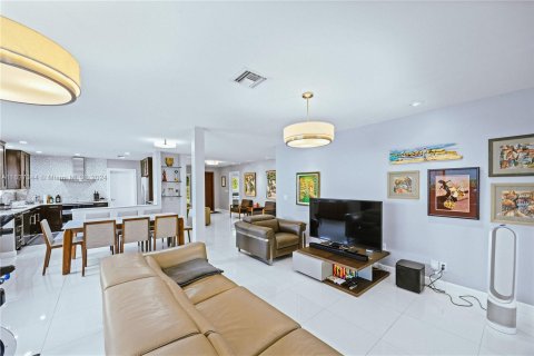 Villa ou maison à vendre à Coral Gables, Floride: 3 chambres, 168.15 m2 № 1309553 - photo 6