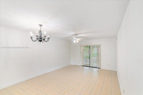 Townhouse in Homestead, Florida 3 bedrooms, 98.76 sq.m. № 1309552 - photo 11