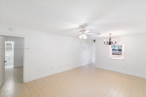 Townhouse in Homestead, Florida 3 bedrooms, 98.76 sq.m. № 1309552 - photo 14