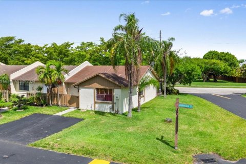 Townhouse in Homestead, Florida 3 bedrooms, 98.76 sq.m. № 1309552 - photo 1