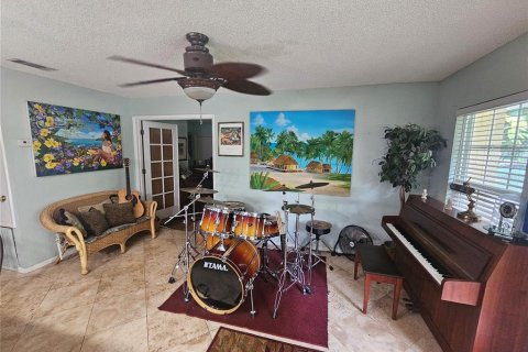 House in Apopka, Florida 3 bedrooms, 156.08 sq.m. № 1342658 - photo 5