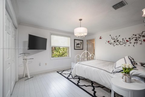 Villa ou maison à vendre à Pembroke Pines, Floride: 4 chambres, 322.28 m2 № 665229 - photo 19
